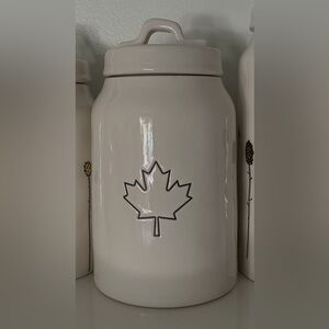 Rae Dunn maple leaf canister